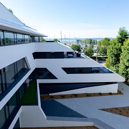 Marina Apartment *