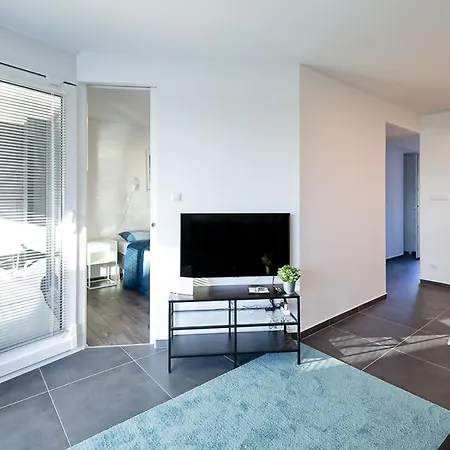 Marina Apartment *