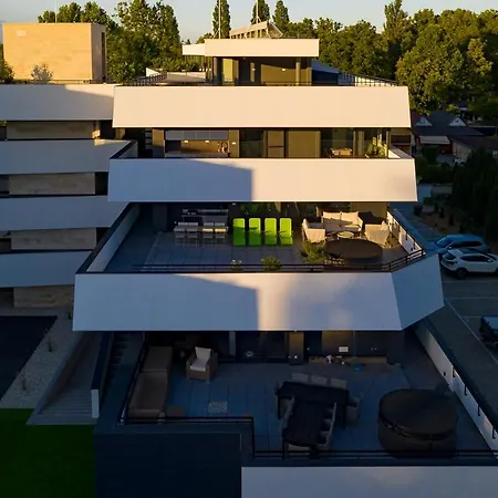 Marina Apartment *