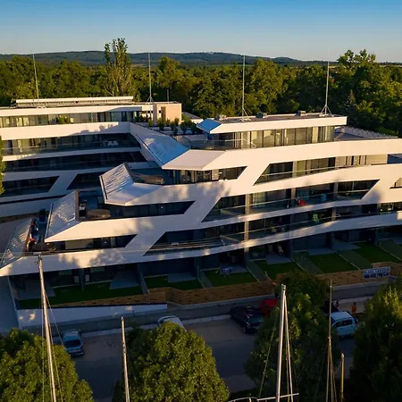 Marina * Balatonszárszó